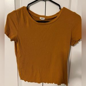 3 items for $15 Garage size medium amber lettuce edge top  - teenagers